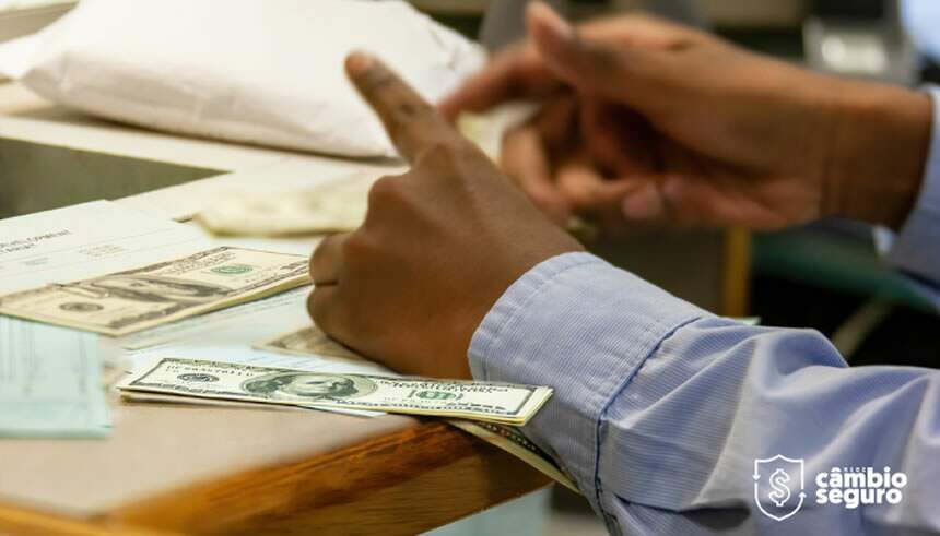 cambio-dolar Câmbio na Casa de Câmbio, no Banco ou com o Amigo?  Vantagens, desvantagens e riscos