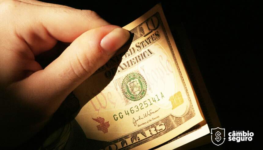 dolar-paralelo Câmbio na Casa de Câmbio, no Banco ou com o Amigo?  Vantagens, desvantagens e riscos