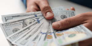 RCS_202603_P_12_Blog-Sobra-de-moeda-estrangeira-4-1-300x150 Sobra de moeda estrangeira: onde vender?